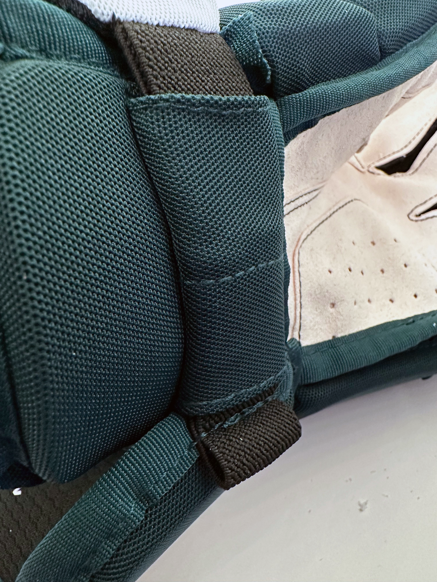 Revolt Hockey REVENGE Gloves