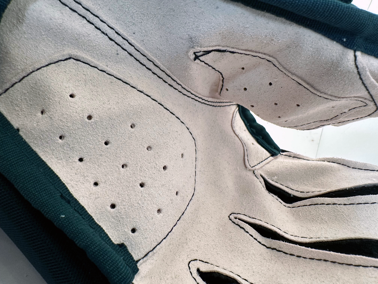 Revolt Hockey REVENGE Gloves