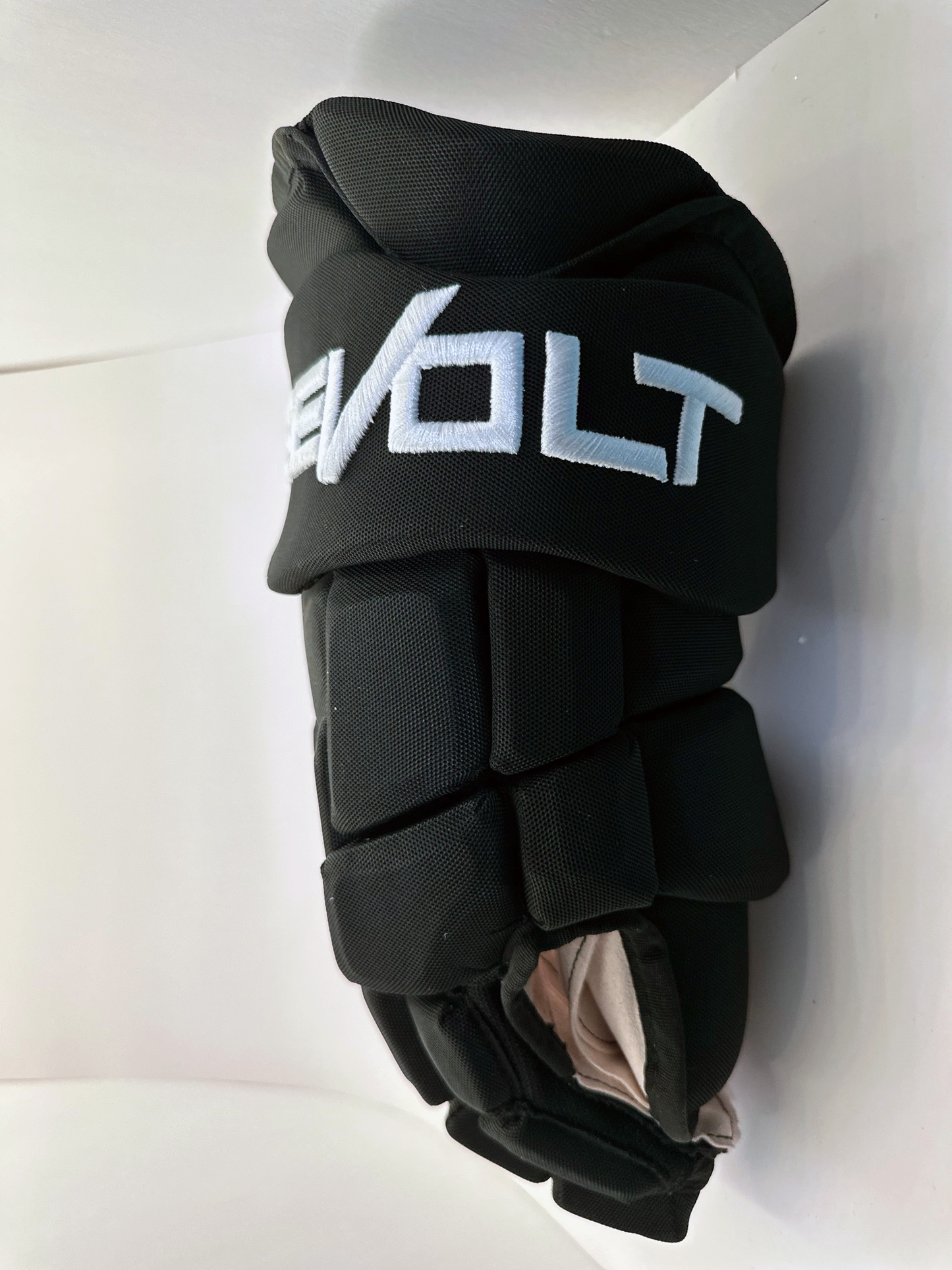 Revolt Hockey REVENGE Gloves