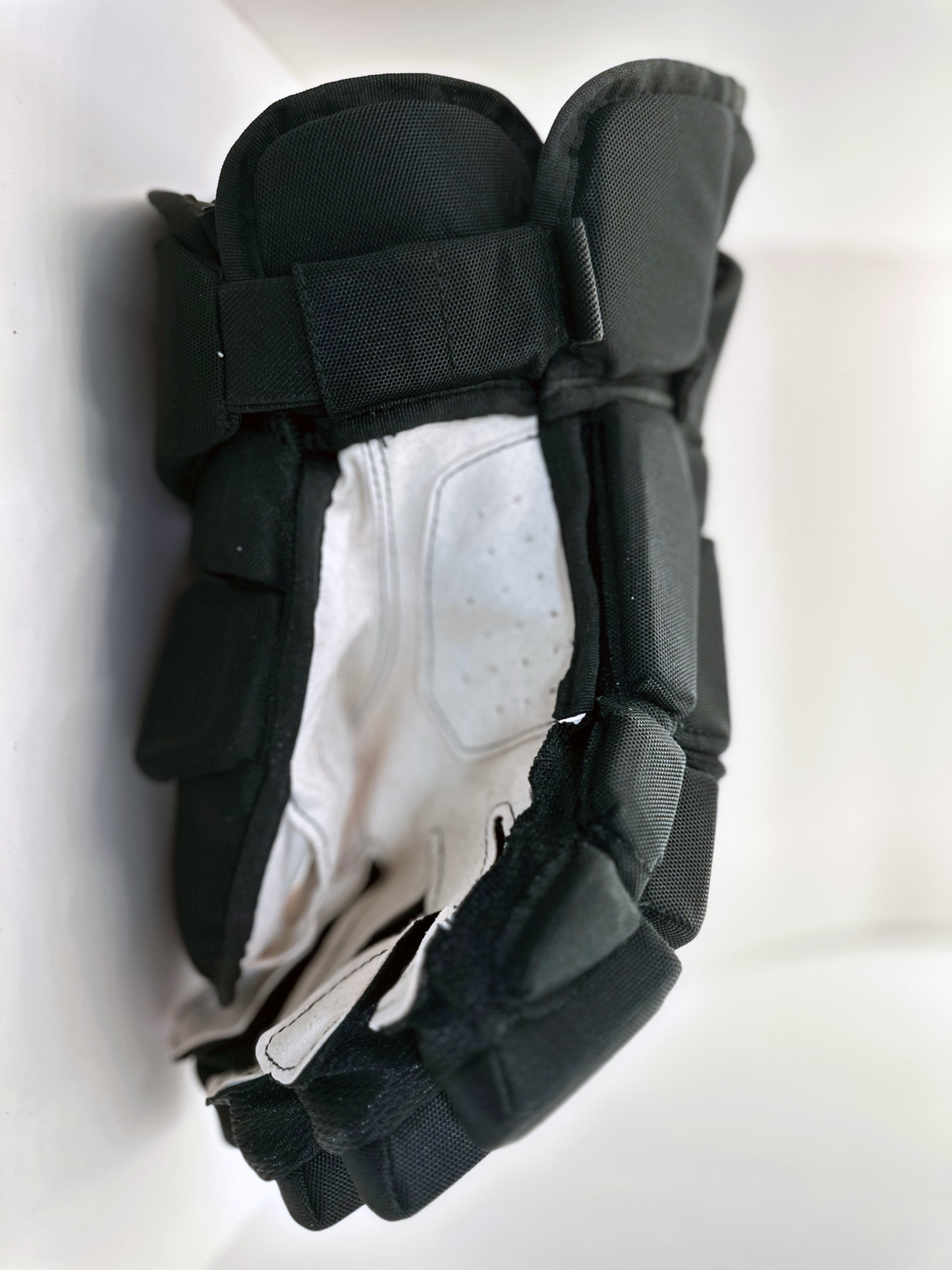 Revolt Hockey REVENGE Gloves